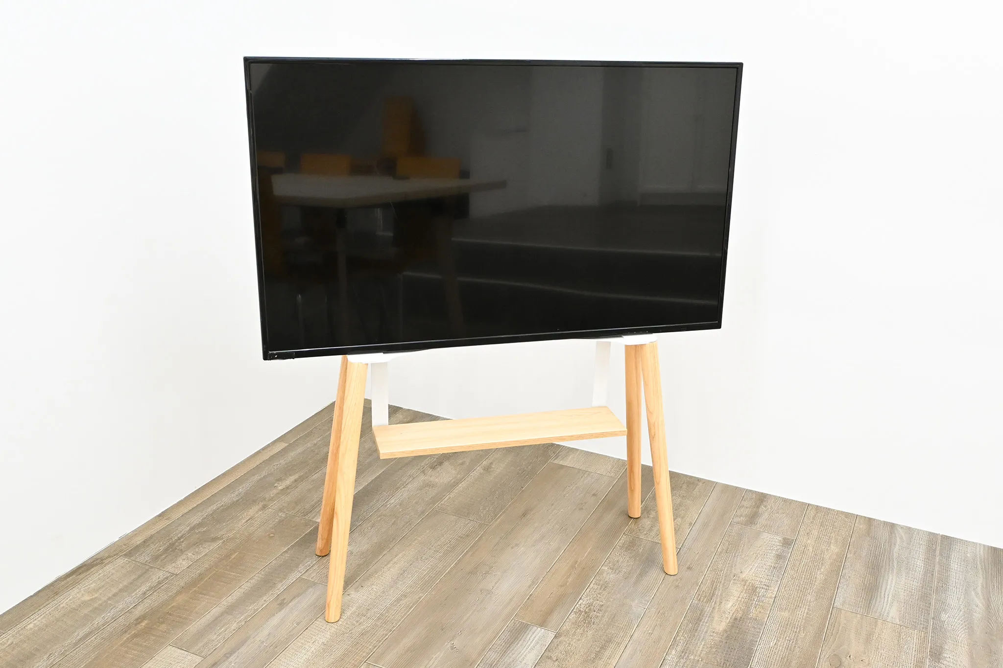 4K対応43型ワイド液晶モニター。I-O DATA LCD-M4K432XDB。